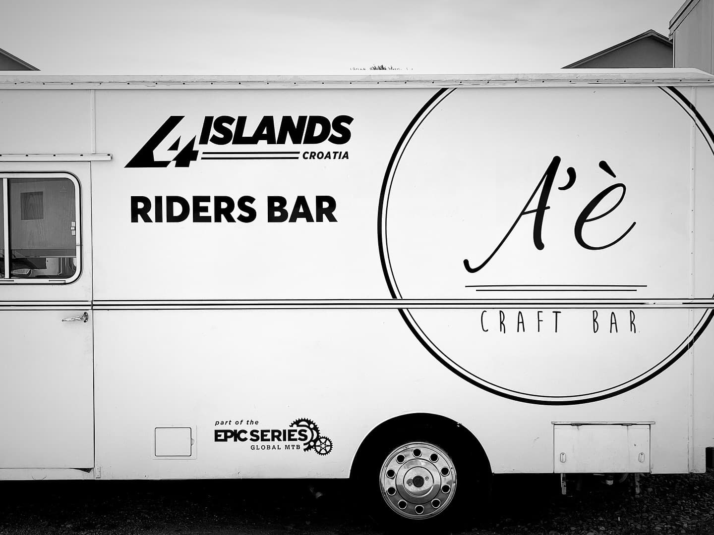 A'è Mobile Bar
